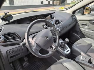 Renault Grand Scenic 2013