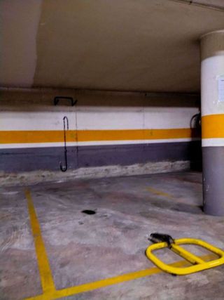 Garaje en venta en Begues