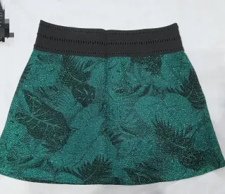 Falda verde brillante con estampado