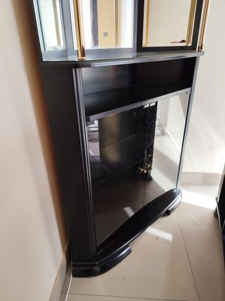 Mueble bar vintage negro y dorado + 2 taburetes