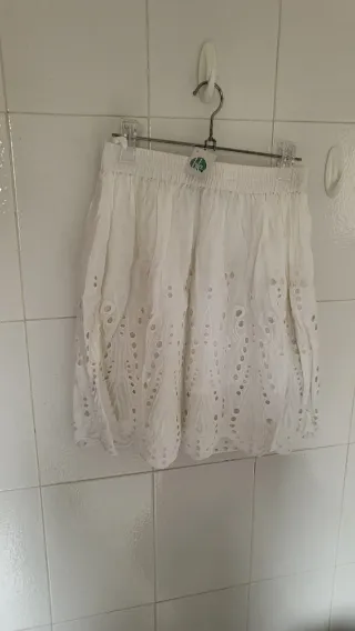 Falda Ibicenca Blanca Talla L, pero es mas una M/S