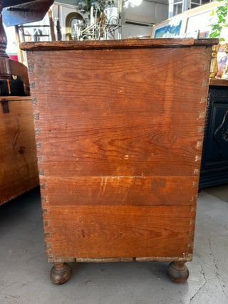 Baúl antiguo de madera maciza herrajes originales