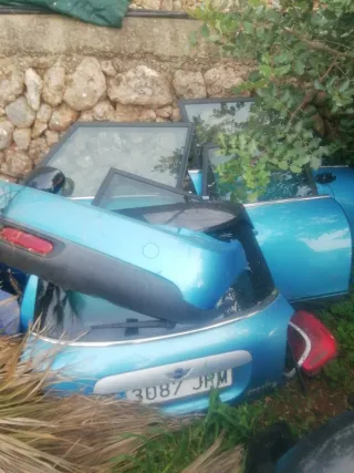 Parachoques trasero y puertas de coche