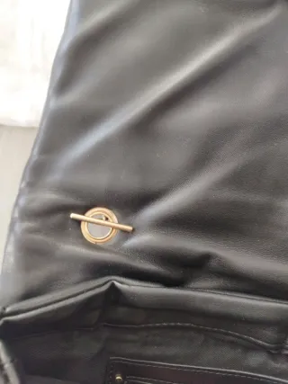 Bolso Zara negro acolchado