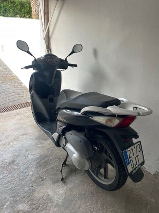 Honda SH150i Scooter Negra