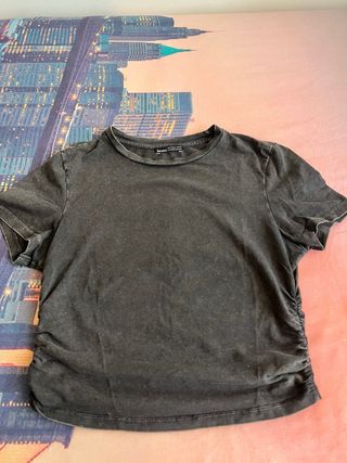 Camiseta Bershka negra corta fruncida S