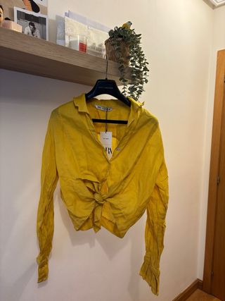 Camisa Zara nudo mangas volante M