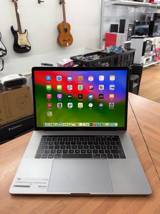 MacBook Pro 15” 2019 i7 16GB RAM 256GB SSD