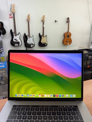 MacBook Pro 15” 2019 i7 16GB RAM 256GB SSD