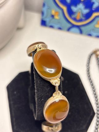 Conjunto de bisutería con piedras