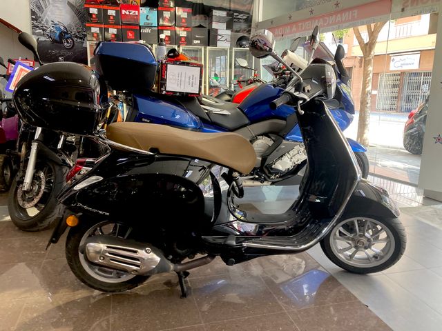 Piaggio Vespa 50 Negra Automática