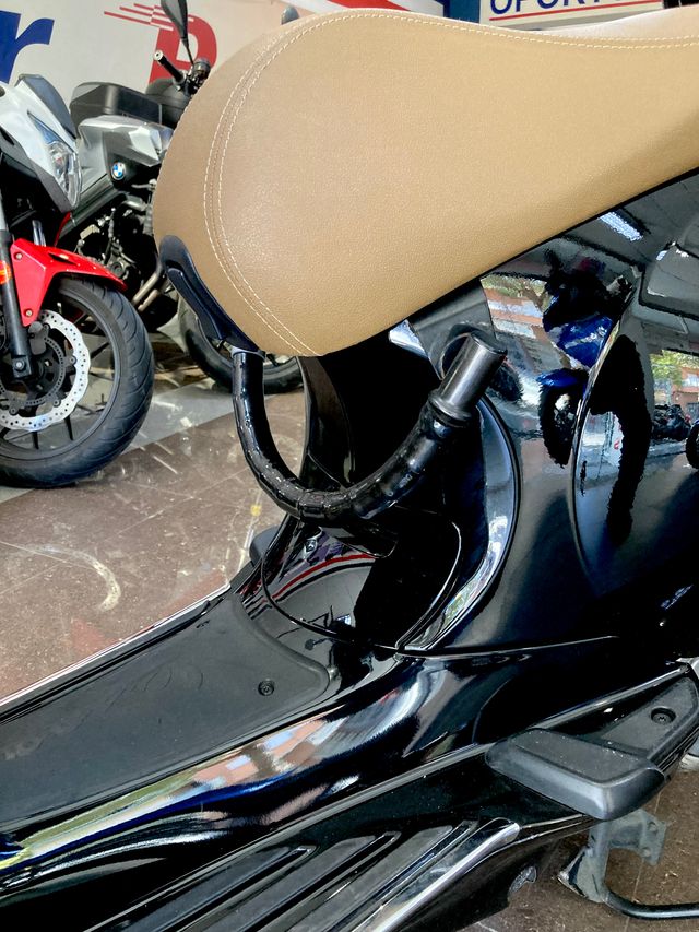 Piaggio Vespa 50 Negra Automática