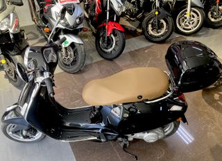 Piaggio Vespa 50 Negra Automática