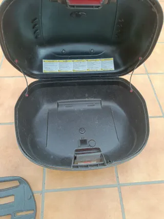 Maleta Baúl Moto Simply 2 Cascos Negra Roja