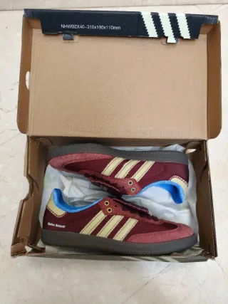 Adidas Samba con lengüeta burdeos y dorado