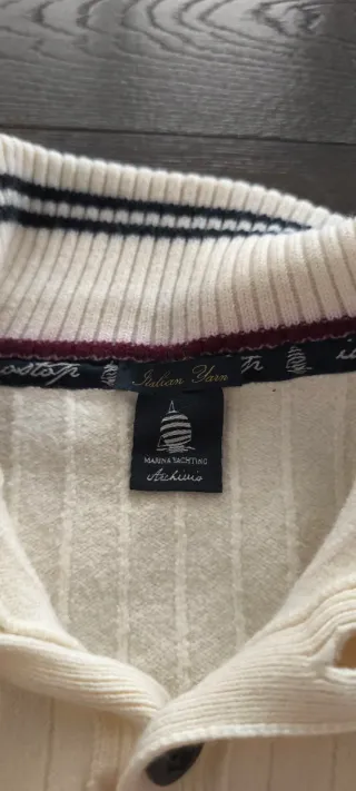 Maglione bianco in pura lana con 4 bottoni