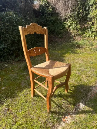 Mesa de comedor con 6 sillas de madera