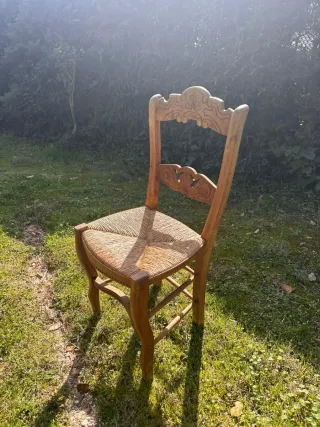 Mesa de comedor con 6 sillas de madera