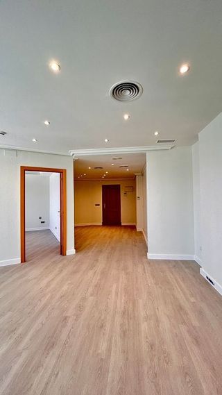 Oficina en alquiler en Puerto Banús en Marbella