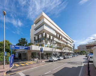 Oficina en alquiler en Puerto Banús en Marbella