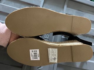 Sandalias negras y beige talla 36