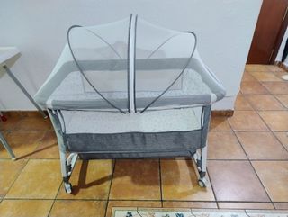 Cuna colecho con mosquitera