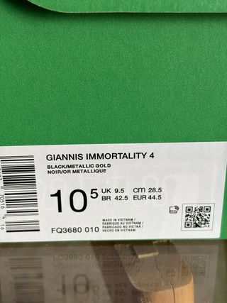 Zapatillas Nike Negras y Doradas