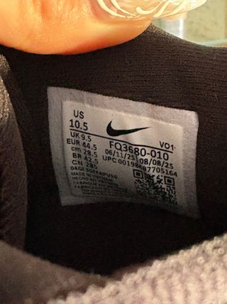 Zapatillas Nike Negras y Doradas