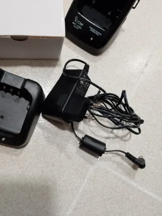Cargador Icom BC-160 VHF Marino
