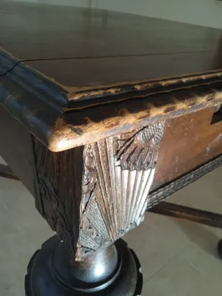 Mesa de comedor de madera con 6 sillas