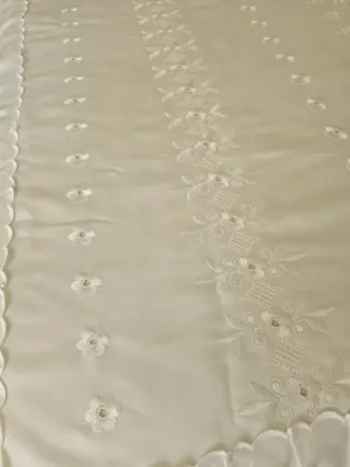 Colcha bordada matrimonio