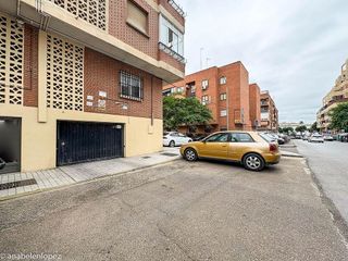 Garaje en venta en Maria Auxiliadora - Barriada LLera en Badajoz