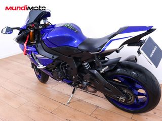 YAMAHA YZF R1