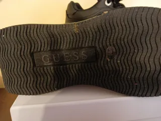 Sneakers Guess nere con pizzo