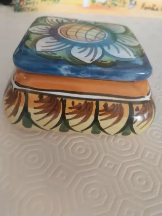 Ciotola ceramica decorata a mano