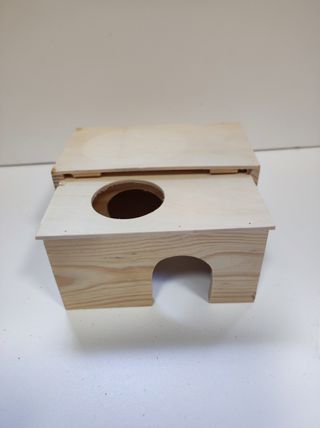 Casetta in legno per criceti