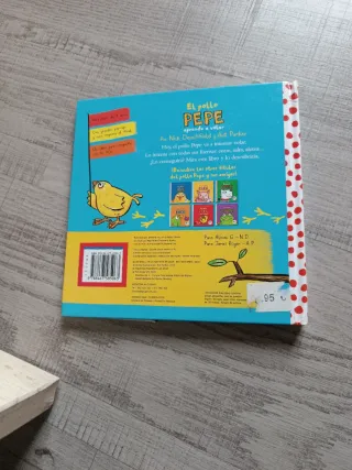 El pollo Pepe aprende a volar