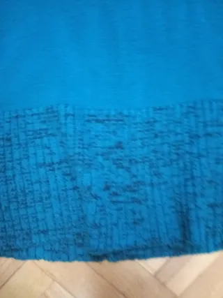 Jersey verde agua cuello pico talla L