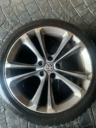 Llantas 18 tipo VW + Neumáticos Hankook