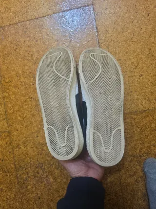 Zapatillas Nike Blancas y Negras