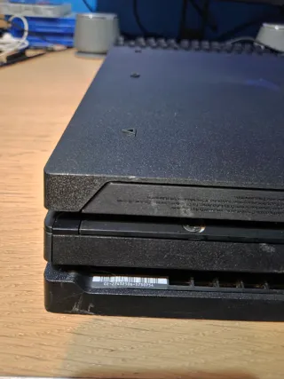 PlayStation PS4 Pro 1TB con Cavi Ottime Condizioni