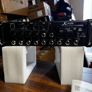 Behringer X AIR XR12 Mesa de Mezclas digital