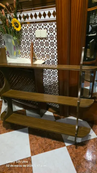 Estantería de madera