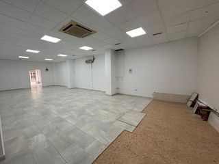 Local comercial en venta en Crevillent