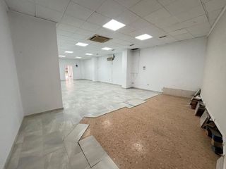 Local comercial en venta en Crevillent