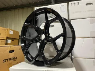 Llantas 21” Audi RS6 — Negro brillante — 5x