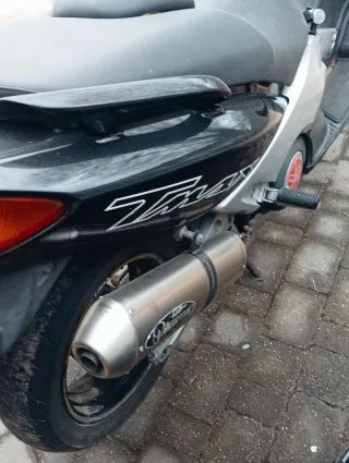 Yamaha TMAX Maxi Scooter Negra