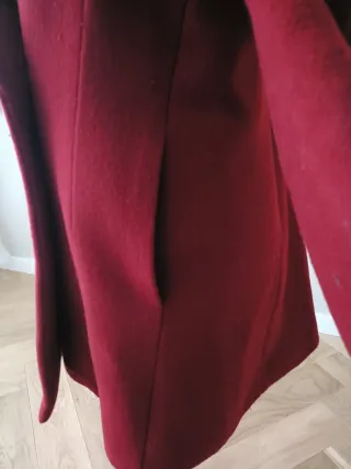 Abrigo rojo de paño