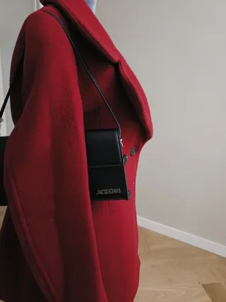 Abrigo rojo de paño