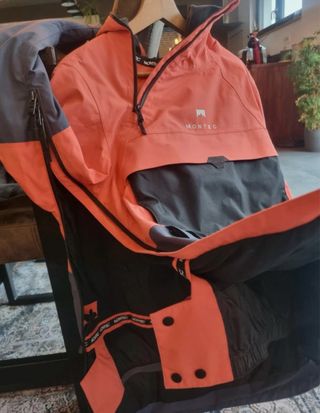 Chaqueta y pantalon  de esquí Montec